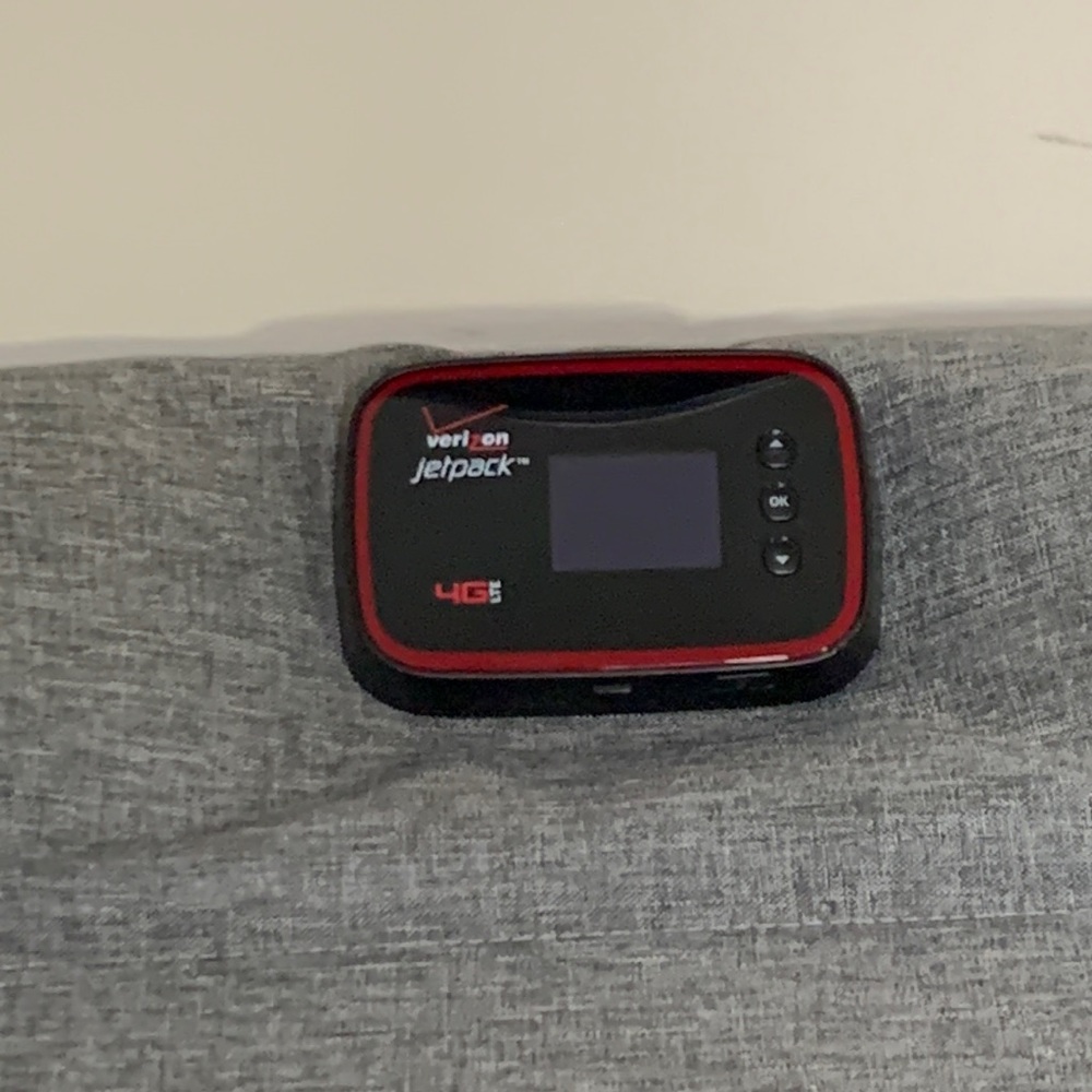 Pantech mobile wi-fi hotspot 4G LTE